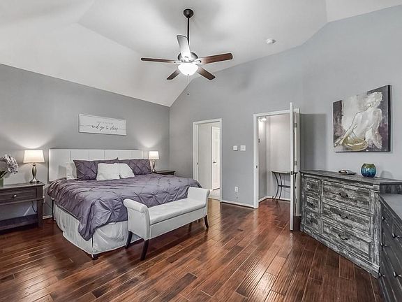 5th image of 406 Ashberry Ct