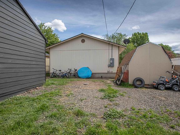 3rd image of 255 SE 4th St