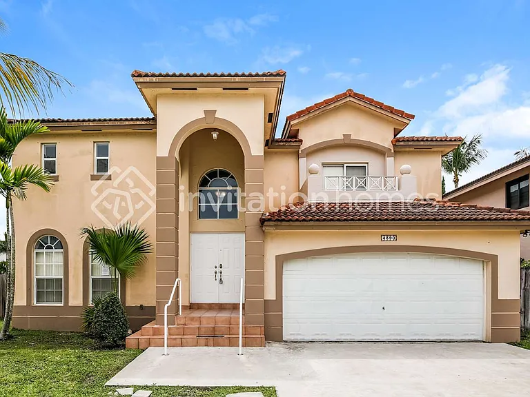 4390 SW 159th Ave — Photo 1