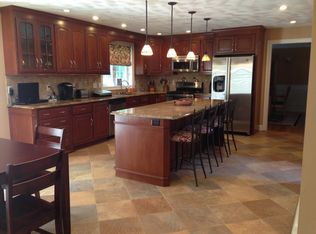 3 Yankee Woods Dr, North Reading, MA 01864