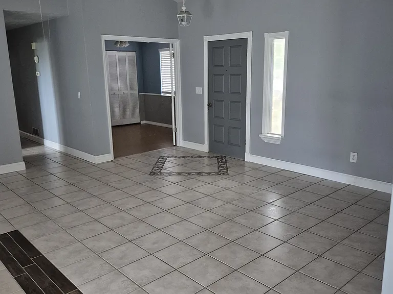 236 Devon St — Photo 7