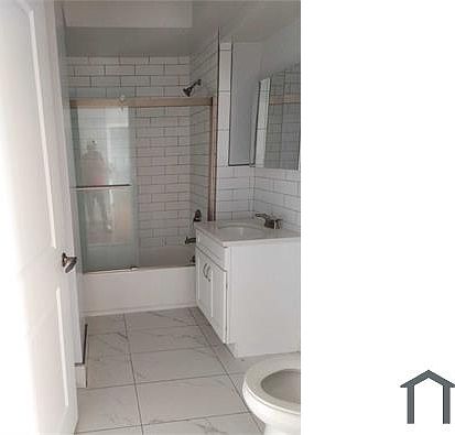 2nd image of 186 Saint Georges Cres APT 10C