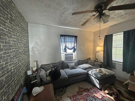 3rd image of 521 Old Stage Rd