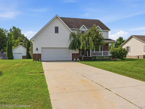 4741 Ridgewood Dr, Smiths Creek, MI 48074
