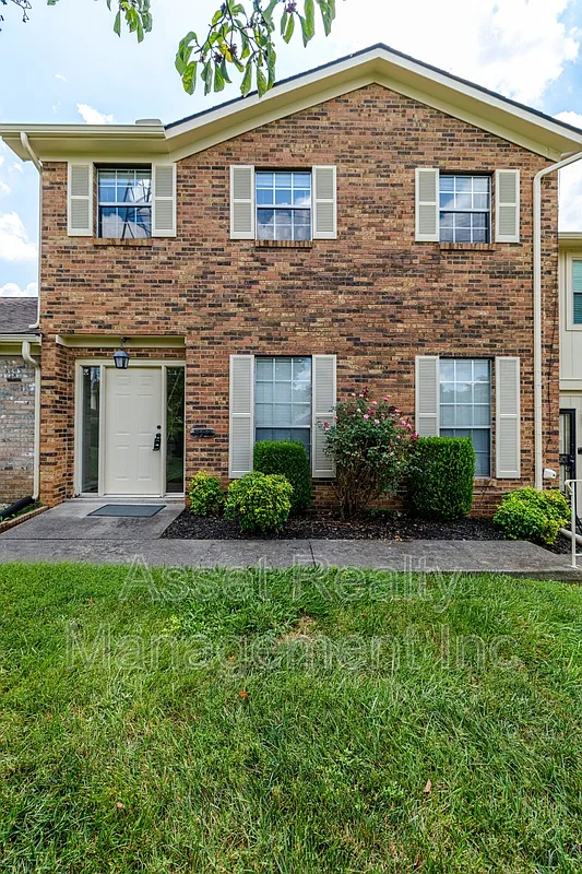 3 bed, 2.5 bath, 1680 sqft, $2,295 — Photo 1