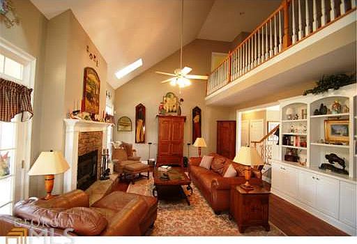 4th image of 202 Newport Dr