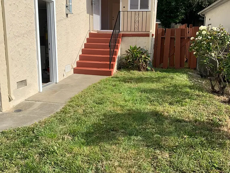 5728 Alameda Ave — Photo 1