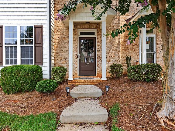 3rd image of 32 Nandina Dr