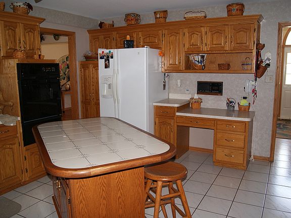 2nd image of 9218 175th St