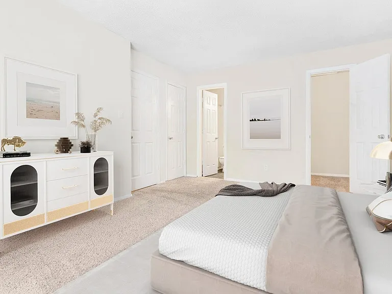 Southpark Commons Apartment Homes — Photo 16