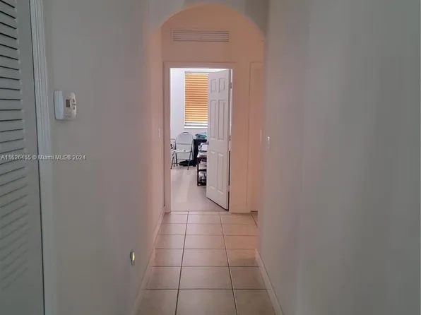 10022 NW 7th St Unit 200, Miami, FL 33172