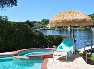 2 Venetian Ct, Tarpon Springs, FL 34689