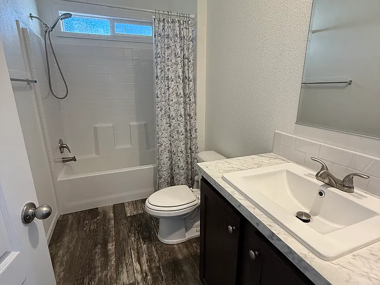 bathroom 2
attached to bedroom2