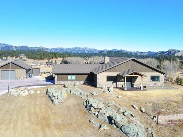 310 Stone Hill Dr, Custer, SD 57730