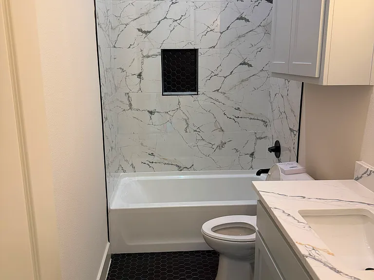 607 N Main St — Photo 12