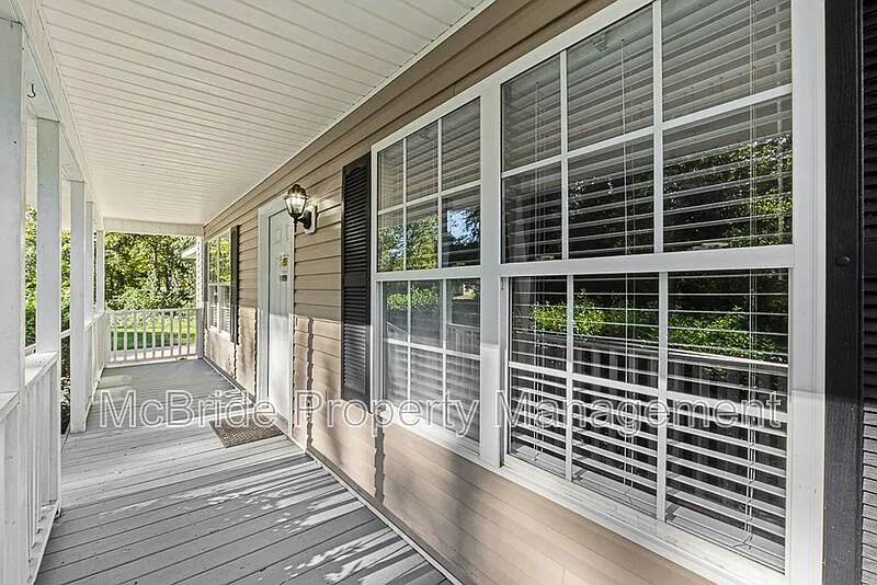 3 bed, 2.0 bath, 1700 sqft, $1,895 — Photo 3