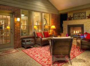 23 E Summer Storm Cir, Spring, TX 77381