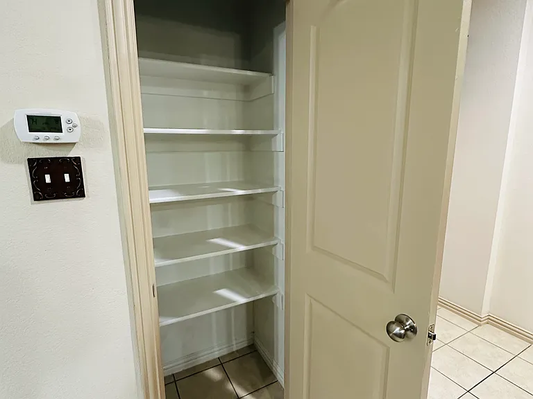 2249 Salado Dr — Photo 8