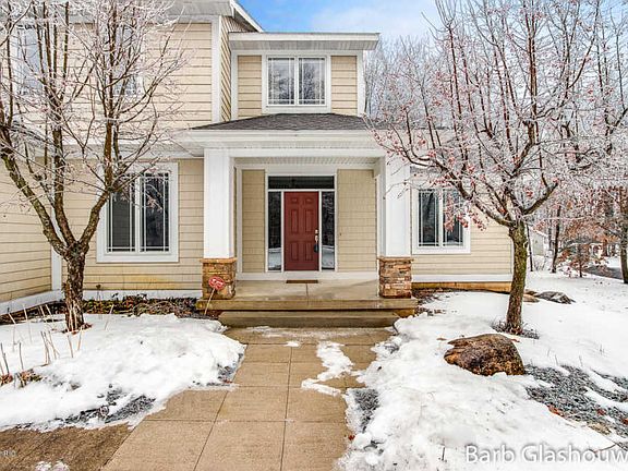 4th image of 3130 Pickford Dr SE