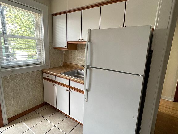 5th image of 1050 Kenmore Ave #5