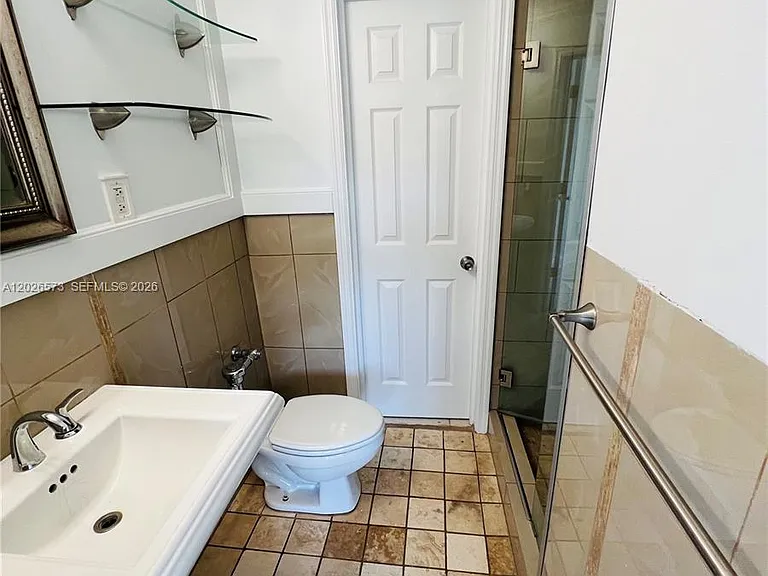 2033 Calais Dr #5 — Photo 24