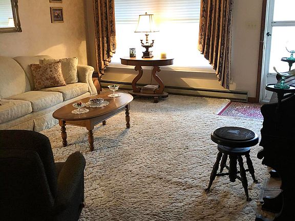 3rd image of 14665 Circle Dr