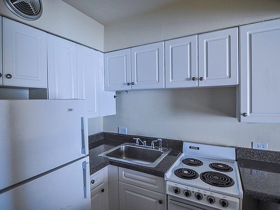 3rd image of 1220 N Lasalle G4 Chicago Il 60610 #G4