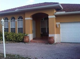 16132 SW 63rd Ter, Miami, FL 33193