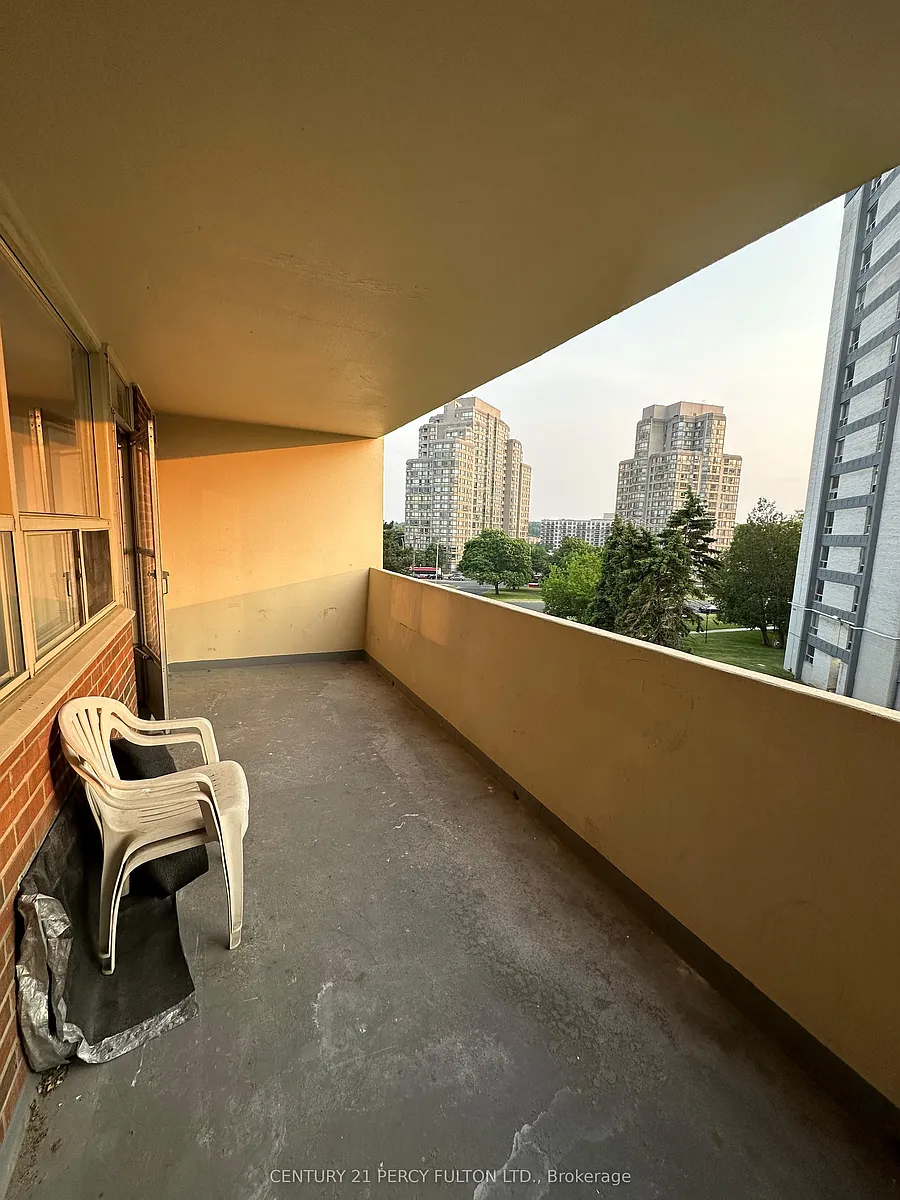 Building Photo - 3420 Eglinton Ave E #404