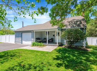40 Hillside Ave, Patchogue, NY 11772