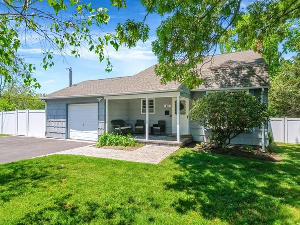 40 Hillside Avenue, Patchogue, NY 11772