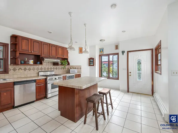 74-24 43rd Avenue image 4 of 13