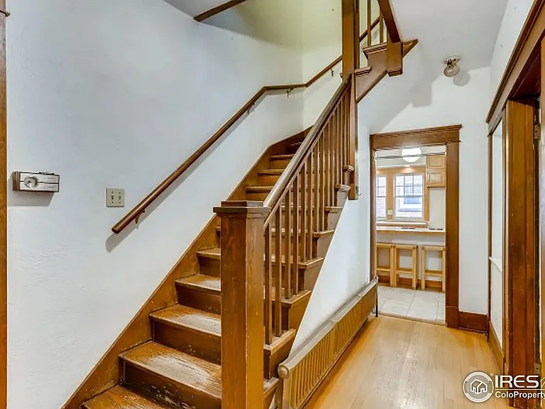 921 Spruce St — Photo 8