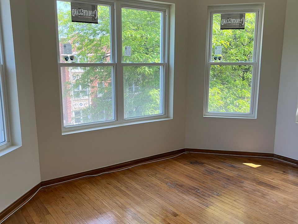 Sunroom in Front of the apartment