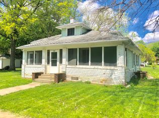 304 W 3rd St, Momence, IL