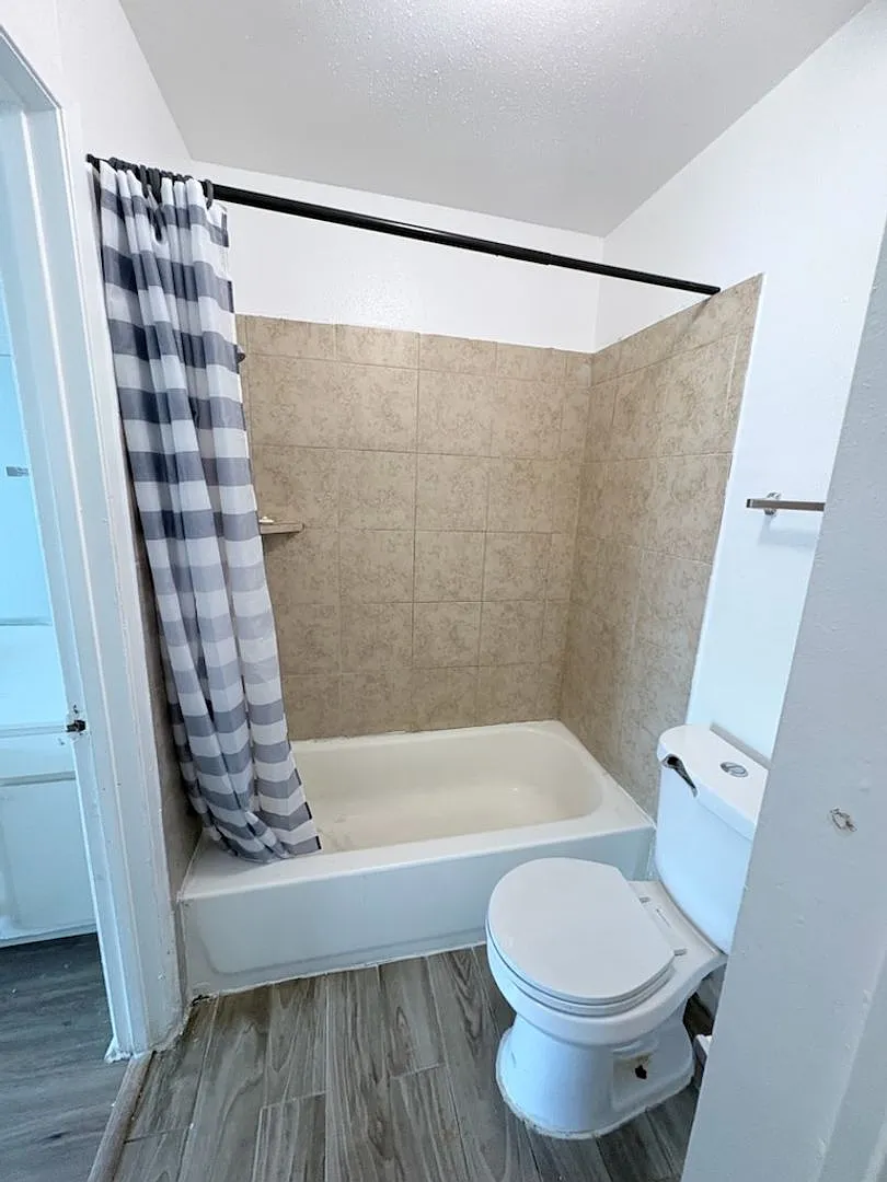 3 bedroom / 2 bathroom - 1st floor condo — Photo 4