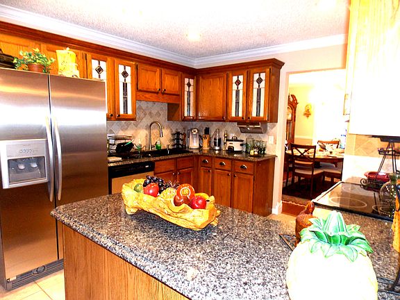 Beautifully updated kitchen