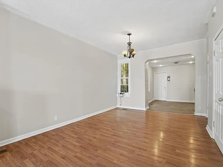 5538 Walton Ave — Photo 3