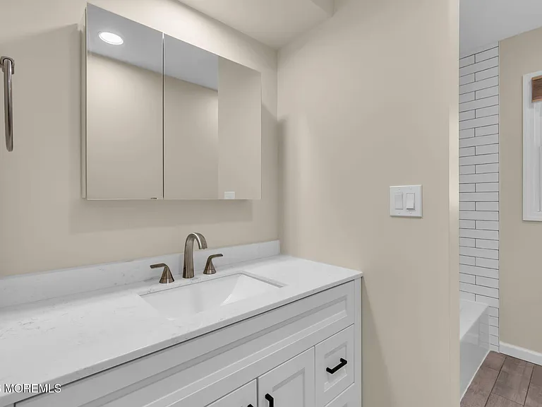 404 9th Ave #UPPER — Photo 21