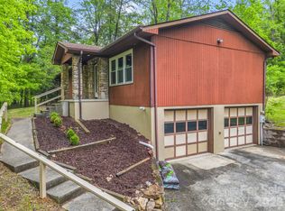 11 Deer Run Dr, Asheville, NC 28803