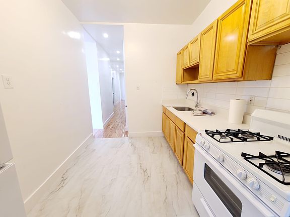 2nd image of 716 E 181st St #2