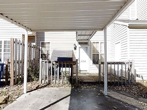 3rd image of 124 Sheffield Ct