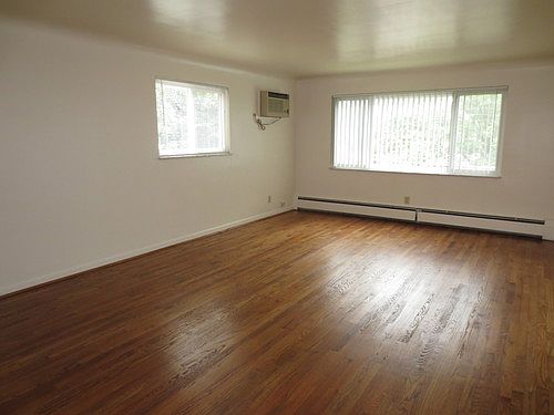 1st image of 1660 Crest Hill Ave
