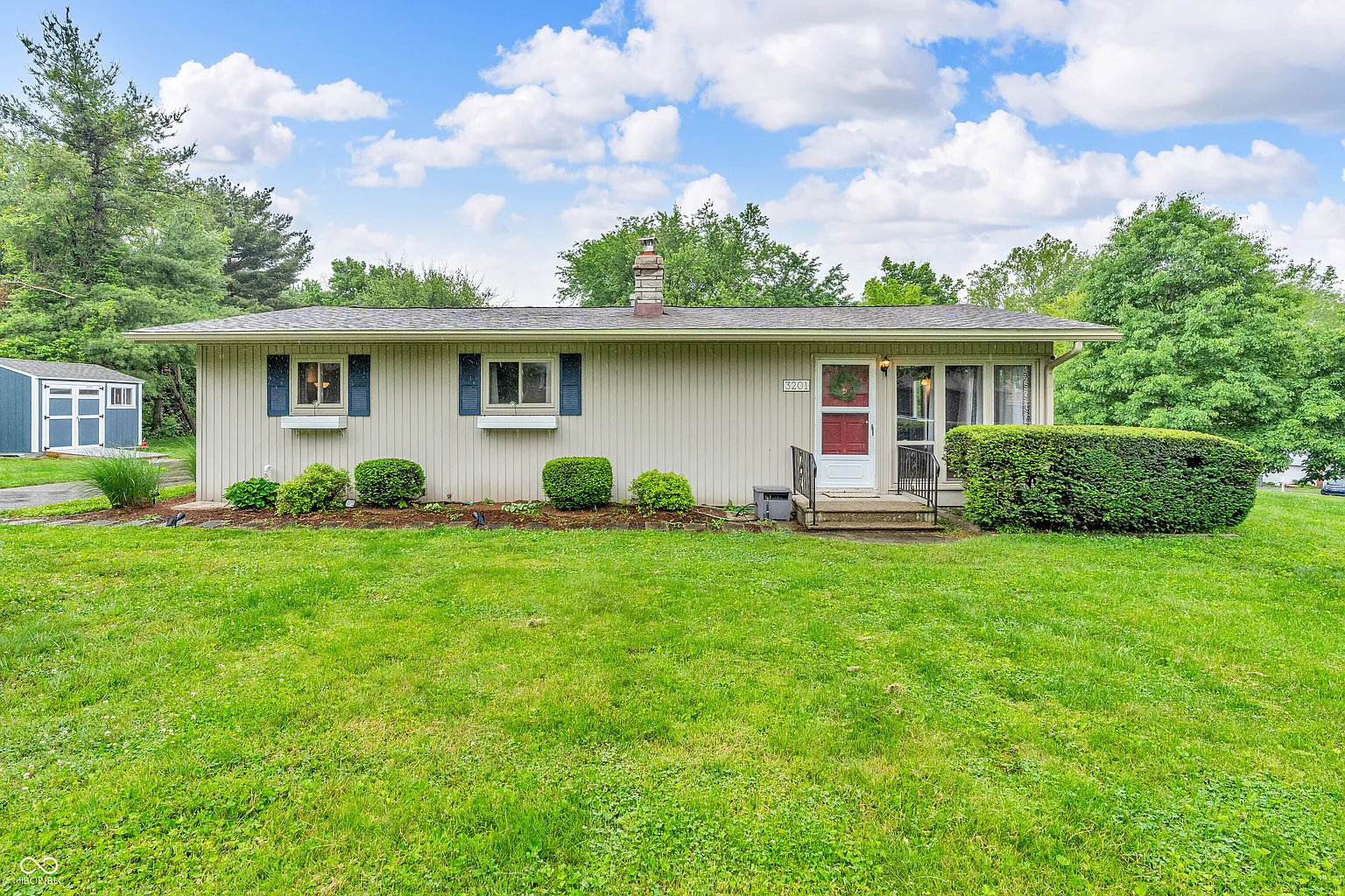 3201 Chamberlin Dr photo 1