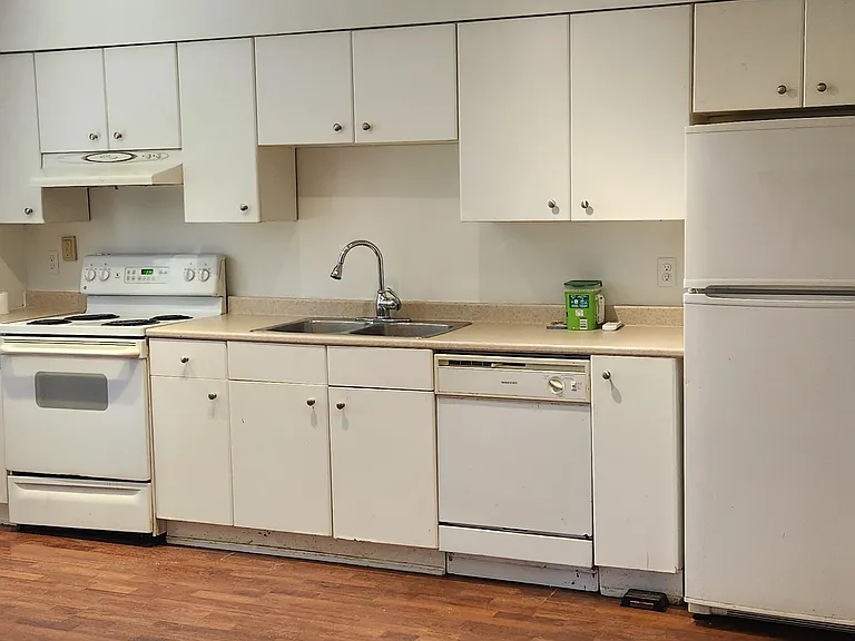 110 Wilson St W #2 — Photo 4