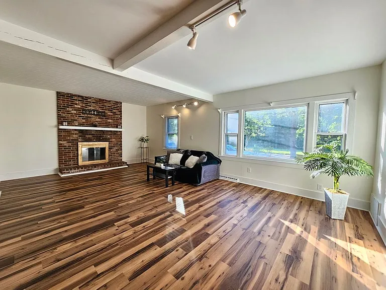 117A Lowell Rd — Photo 6