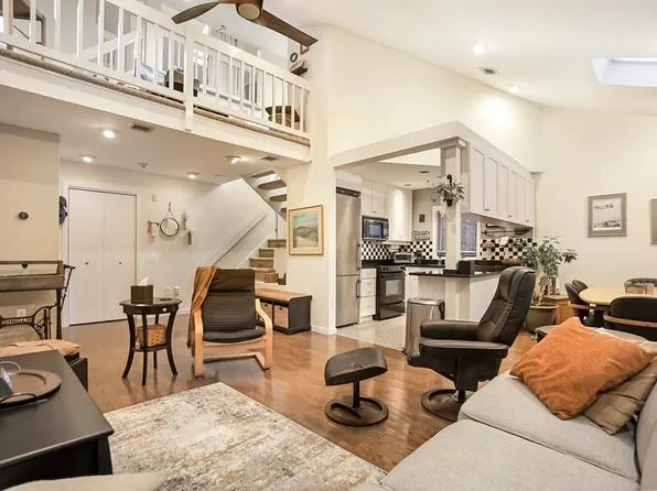 241 Perkins St Unit E103, Jamaica Plain, MA 02130