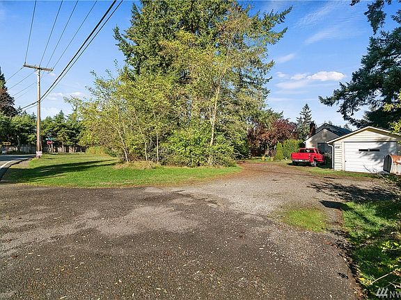 4th image of 4116 & 4118 15th Ave NE