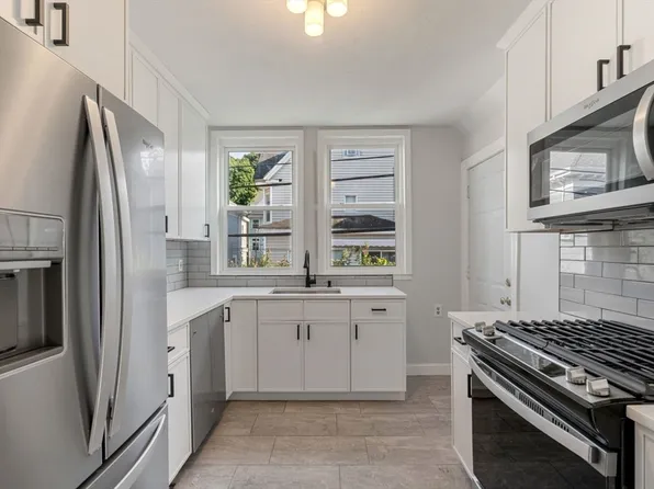 2-4 Denvir St, Dorchester Center, MA 02124