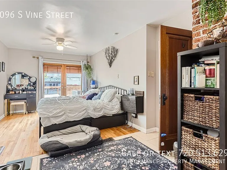 1096 S Vine St — Photo 12